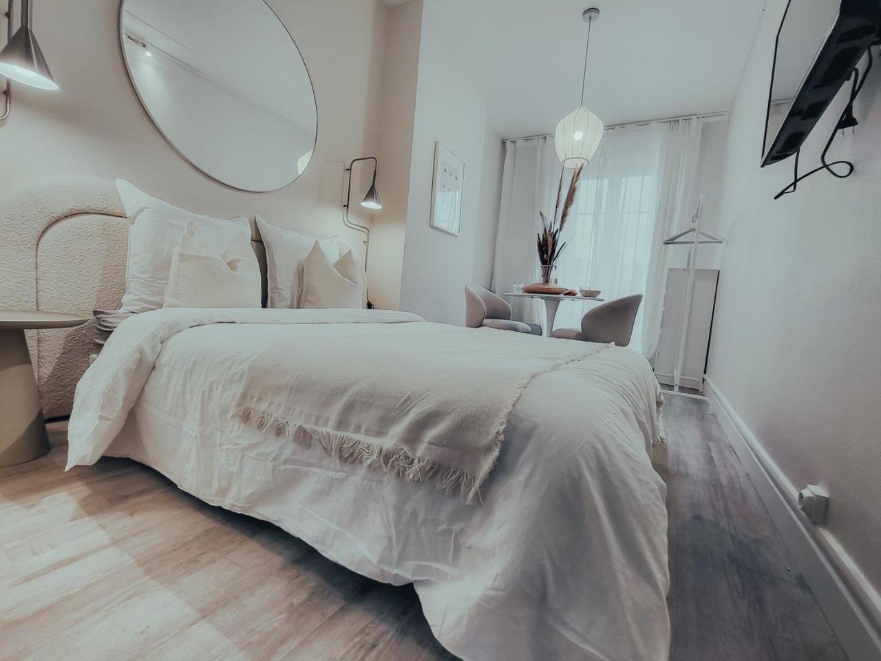 Suite Onega Lyon Exterior photo